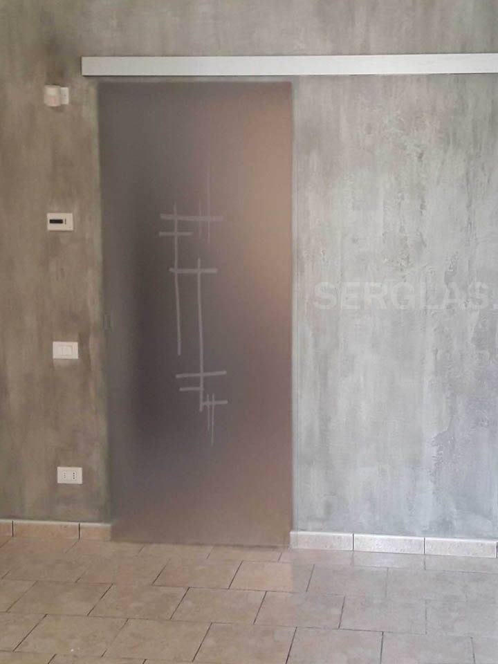 Porte in vetro , porte vetro , porte tuttovetro , porte scorrevoli in vetro , porte vetro scorrevoli, paraschizzi cucina, paraschizzi in vetro ,porte in vetro colorate , porte vetro colorate